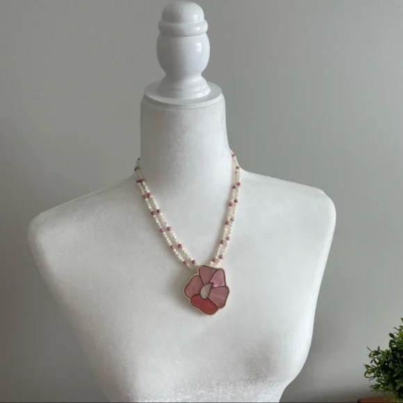 KARLA JORDAN Vintage Beaded Necklace, Mother of Pearl Pendant, Pink Pearl Flower - Picture 2 of 8